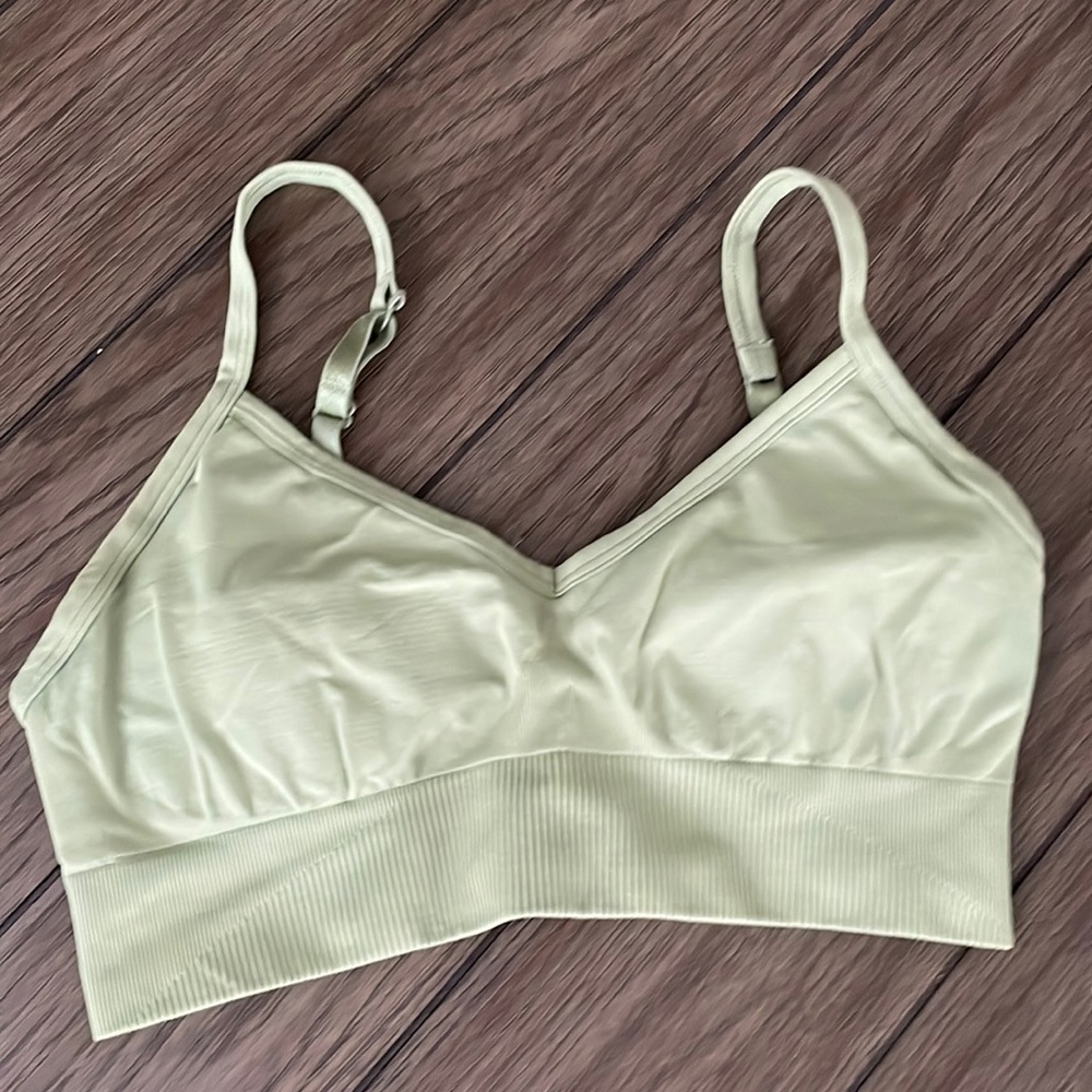 Lululemon Ebb to Street bra